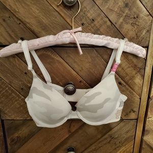 PINK Victoria's Secret Intimates & Sleepwear - Victoria's Secret Pink 32B Camo Push Up Bra PINK Victoria's Secret Intimates & Sleepwear - Victoria's Secret Pink 32B Camo Push Up Bra